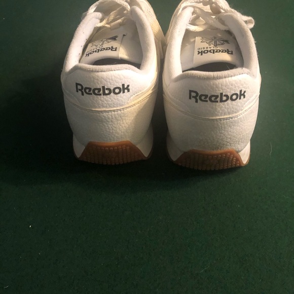 Reebok Renaissance Sneakers EUC - Picture 4 of 8
